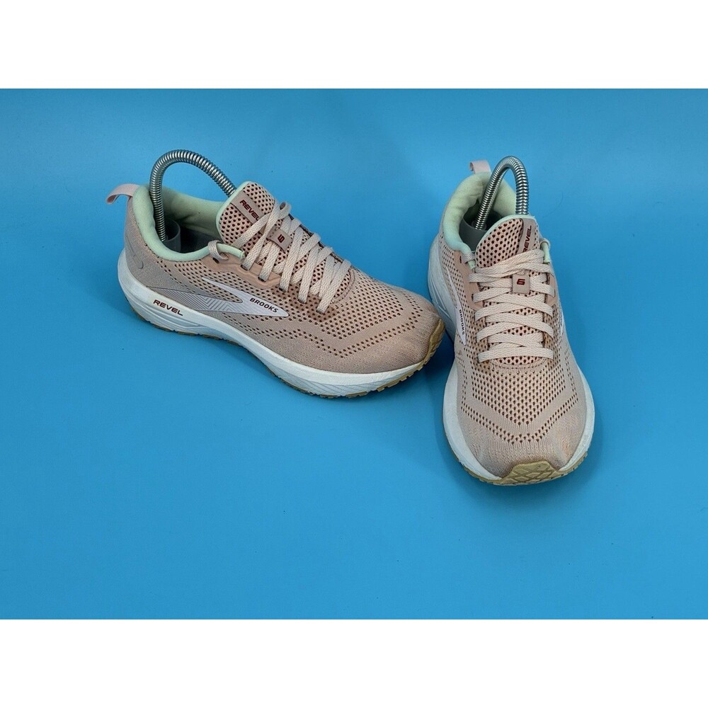 Brooks Revel 6 Women’s Size 7 B Pink Peach Running Shoes 1203861B662